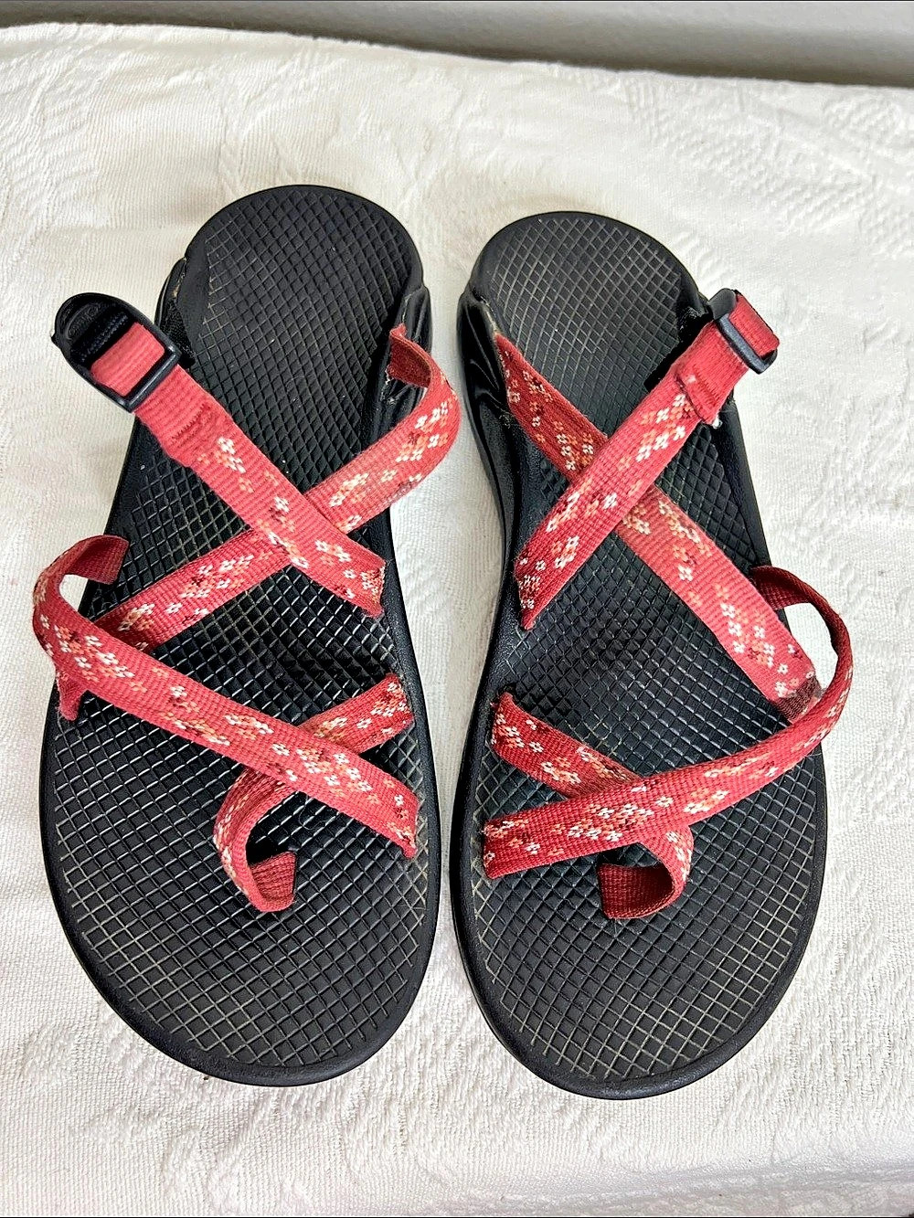 Chaco ZX/2 Classic Sandals Black & Red Sport Sandals Size 8